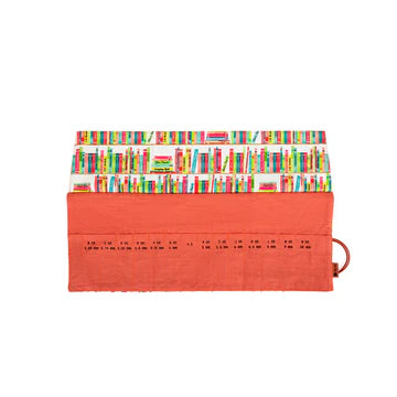 Della Q Crochet Roll Case