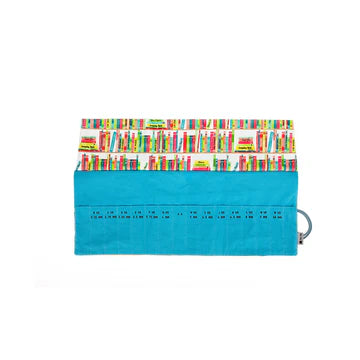 Della Q Crochet Roll Case